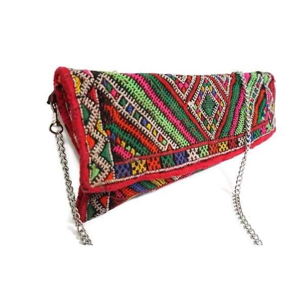 Vintage Kilim Clutch Bag: Handmade Berber Crossbody Purse - Picture 5 of 10
